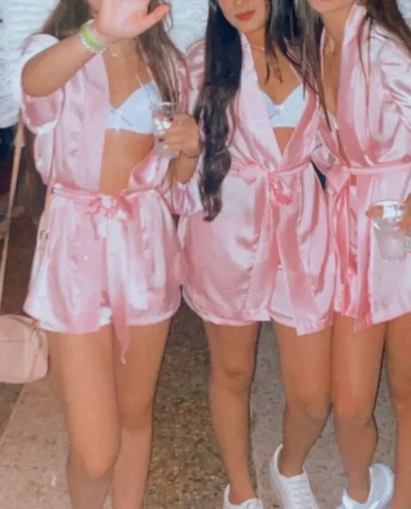 Roby e short cetim