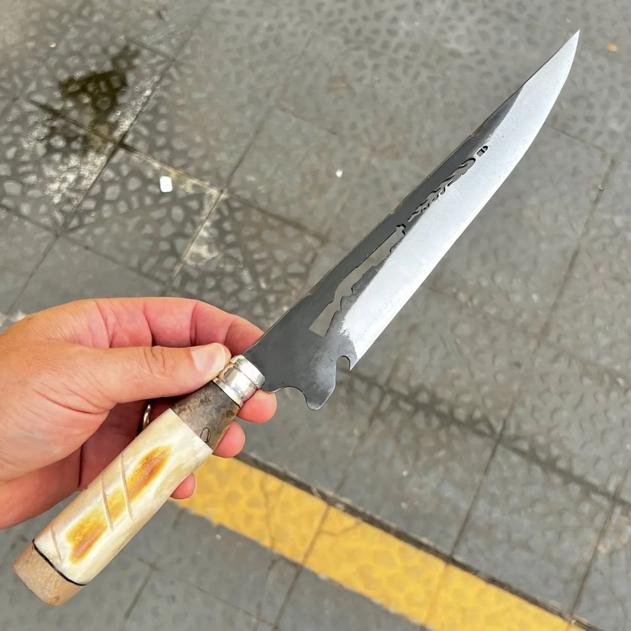 Faca artesanal em aço carbono 1070 cabo de chifre osso e madeira 2 - Foto 2