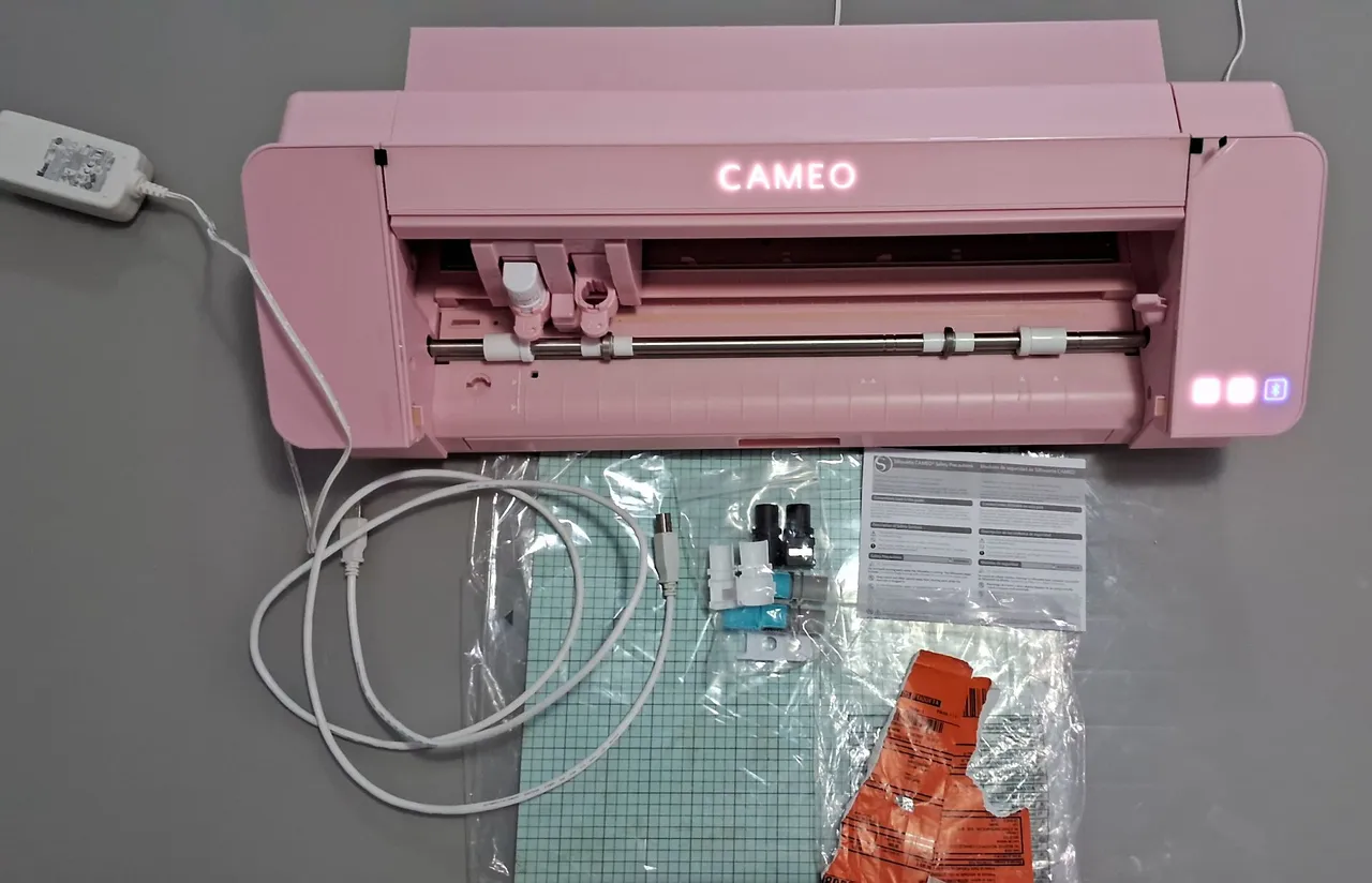 Silhouette Cameo - Máquina de Corte Rosa