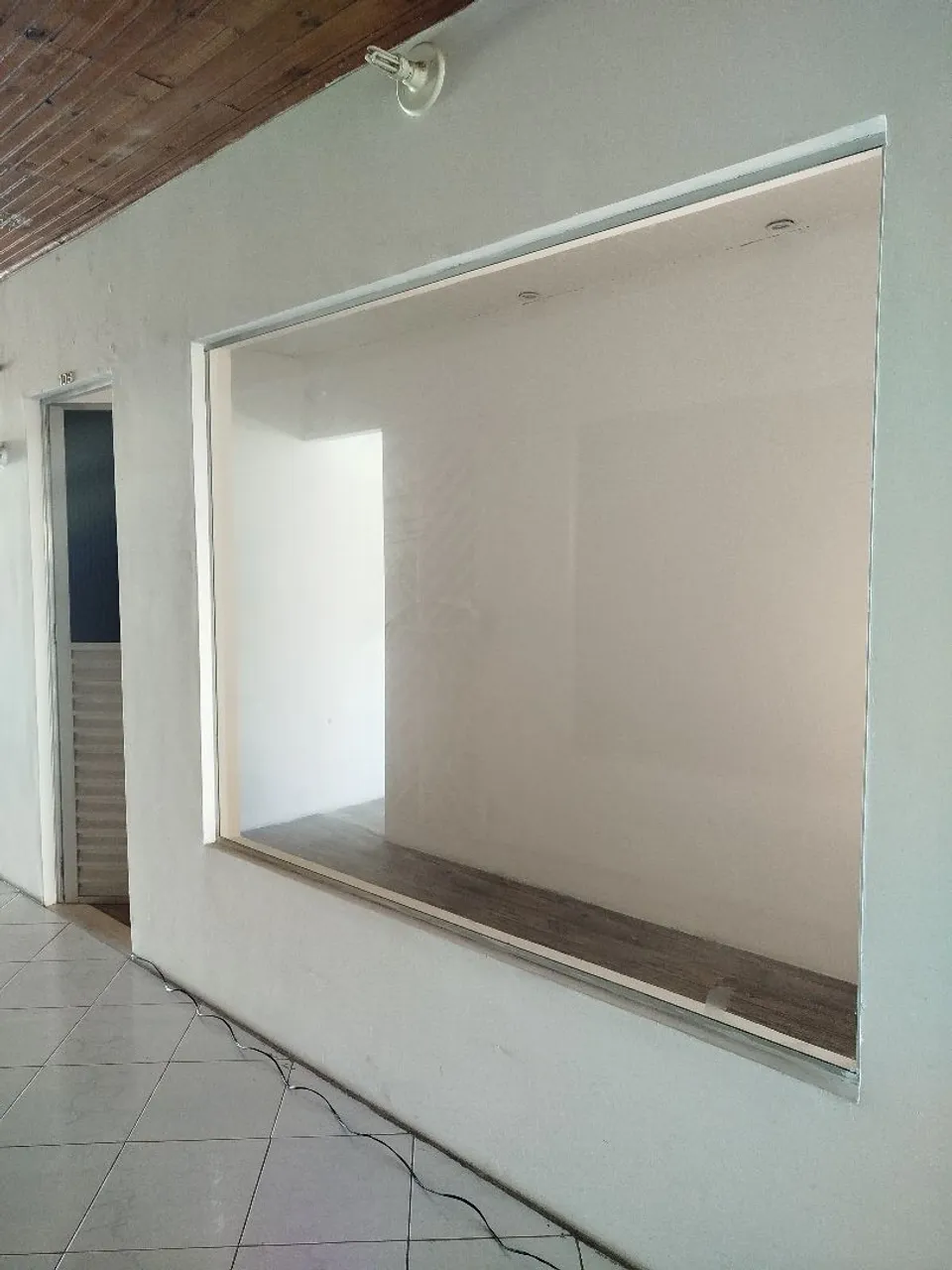 Sala Comercial 20m² para Alugar - Av. Aliomar Baleeiro