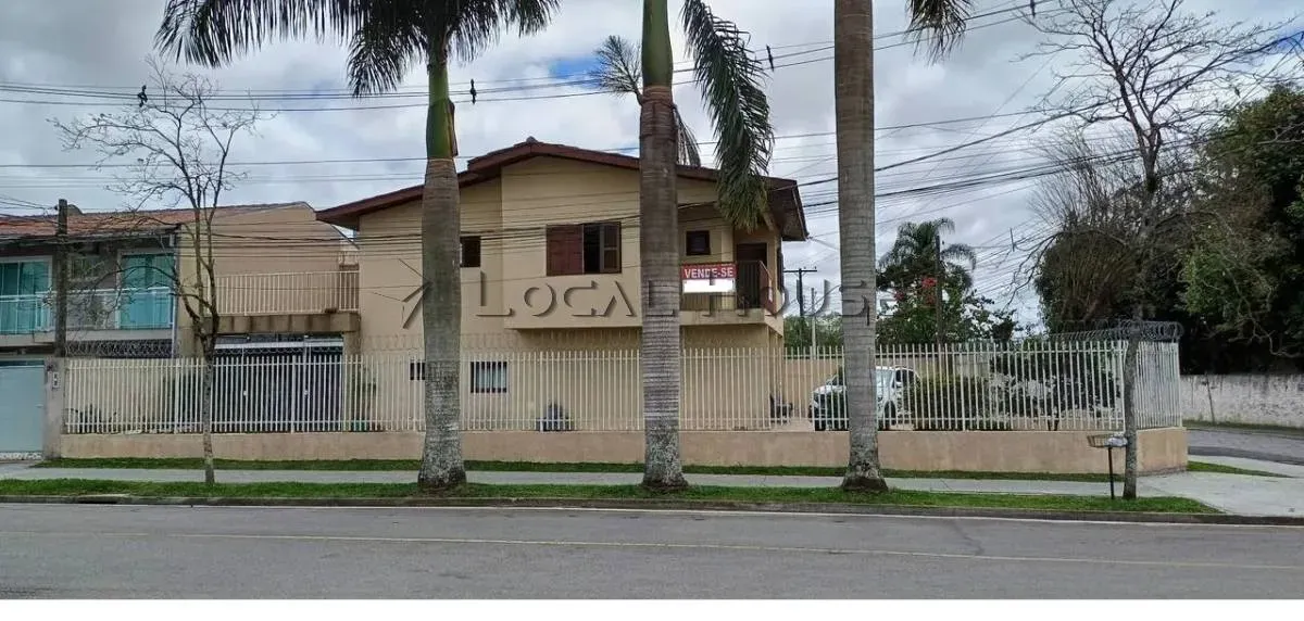 Sobrado à venda em Pinhais, Centro, com 3 quartos, 200m²