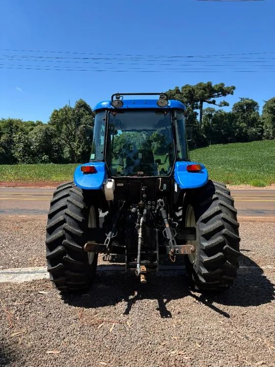 TRATOR USADO MARCA NEW HOLLAND, MODELO TL 5.80 - Foto 2