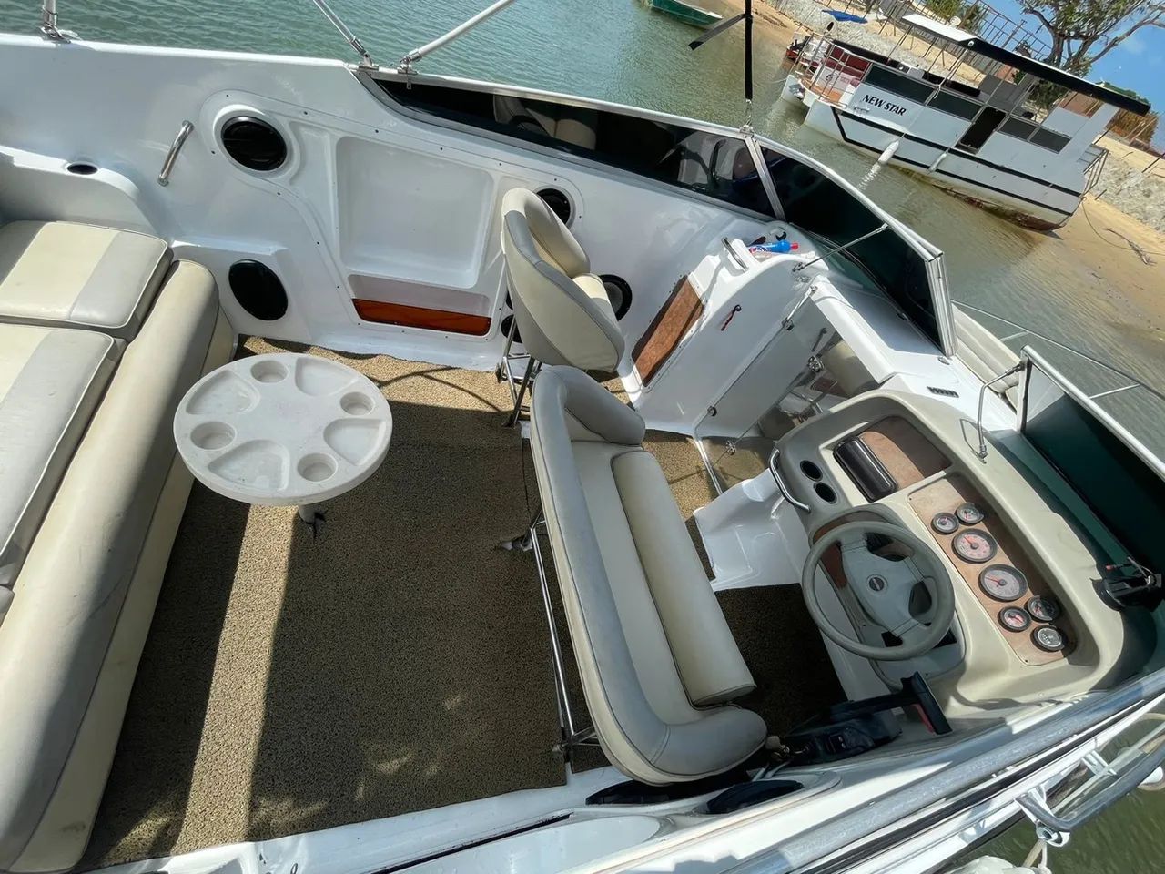 Lancha 22 pés, cabinada 28mil  1 cota a lancha possui 4 cotas - Foto 2
