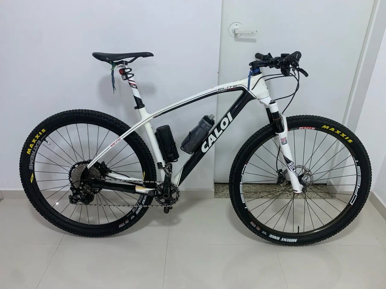 Bicicleta Caloi Elite Carbon Aro 29