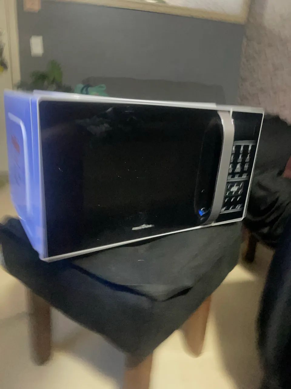 Micro-ondas Britânia BMO23 20L