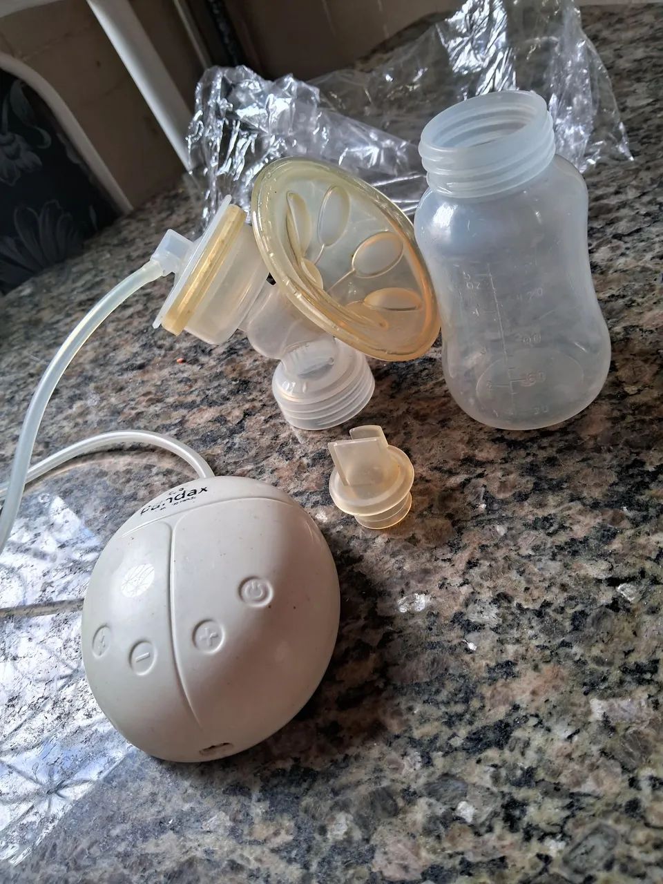 Vendo Bomba de Leite Elétrica Pandax Mamãe 1 - Branca e Compacta - Foto 2