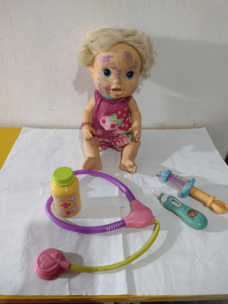 Boneca Baby Alive dodói com Acessórios Médicos  