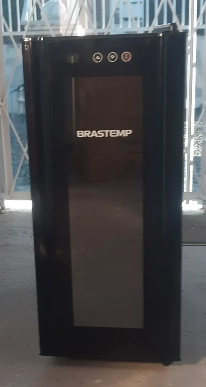 Adega climatizada -Sem Uso- Brastemp - 12 garrafas- 220V