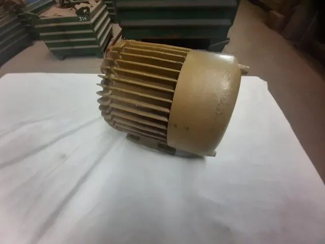 Motor Eletrico Trifasico 1,5 cv 220/380 V Novo - Foto 6