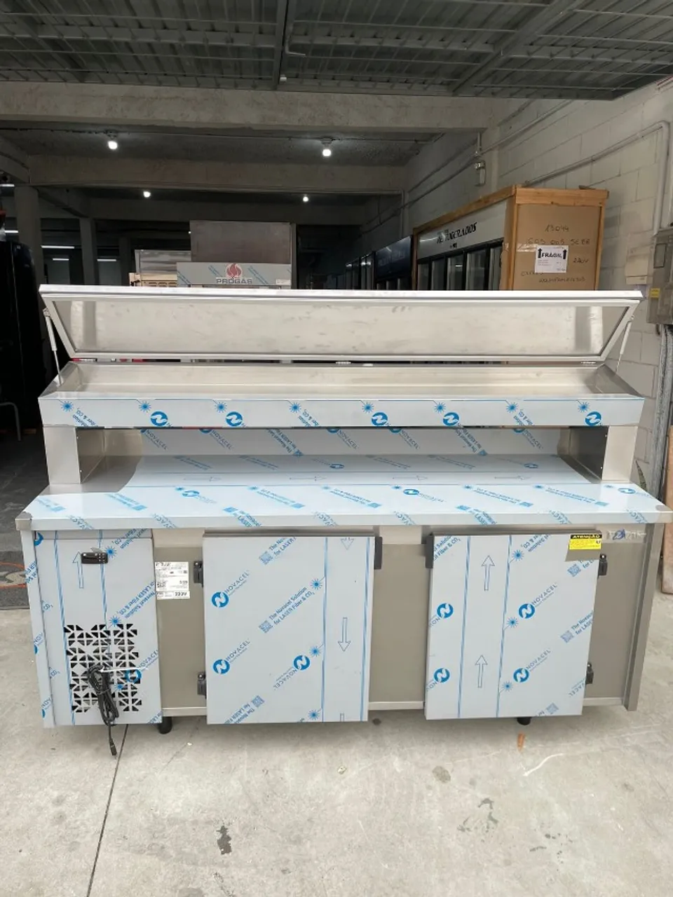 Condimentadora refrigerada com tampo inox 2m (Ester)