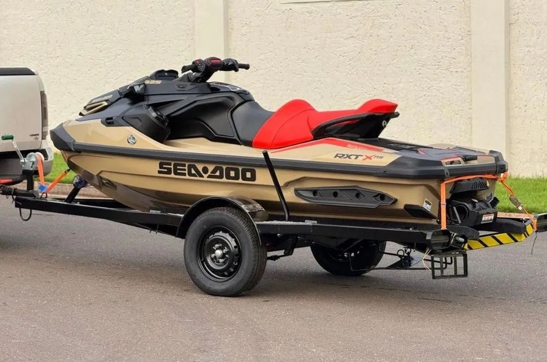 Jet ski Sea-Doo RXT-X 325