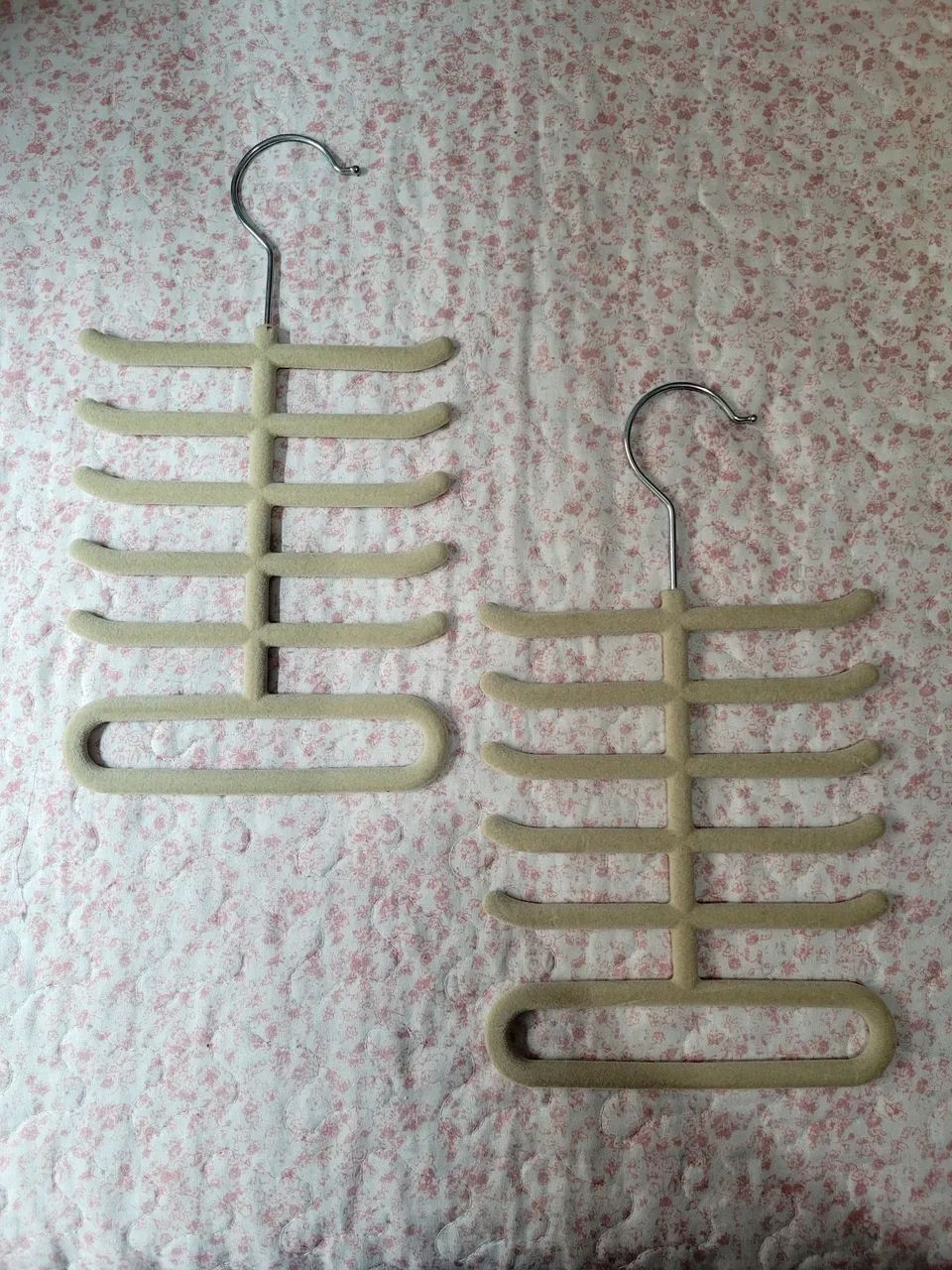 Cabide de veludo para gravatas e cintos - Foto 2