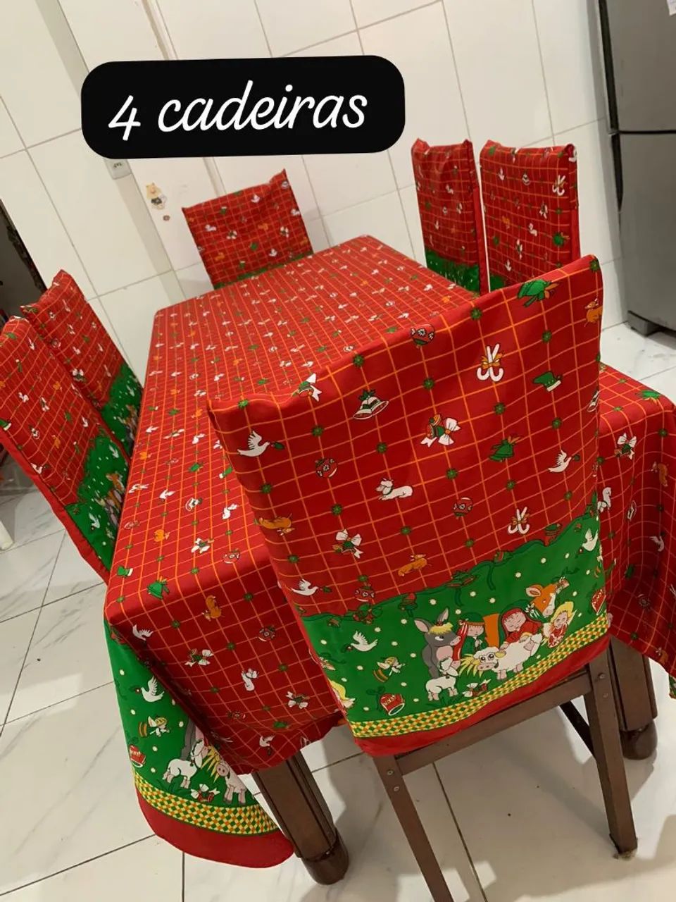 Toalha de mesa e capas de cadeira pra 6  e 4 lugares! - Foto 4
