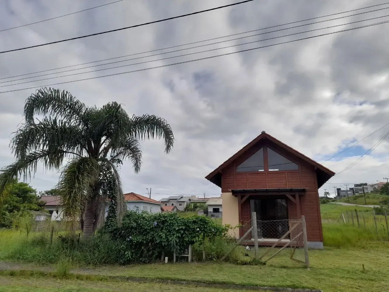 Casa tipo Chalé de 02 pavimentos 50m² - Governador Celso Ramos