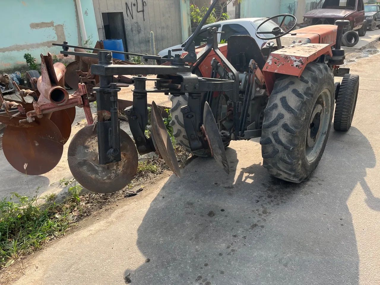 Trator Agrale 4200 com arado  - Foto 5