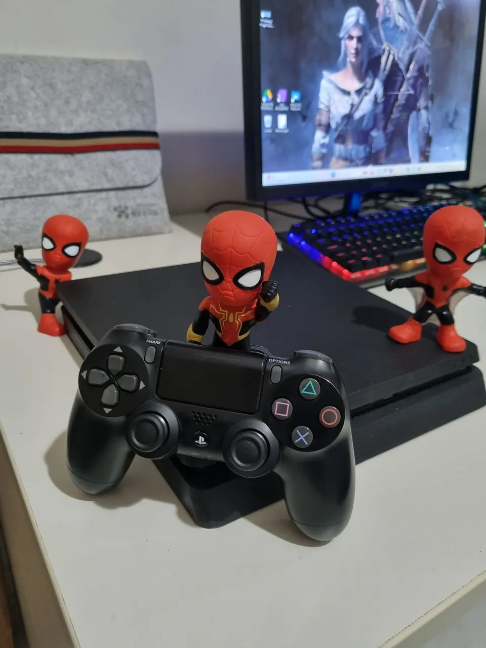 PS4 SLIM 1TB