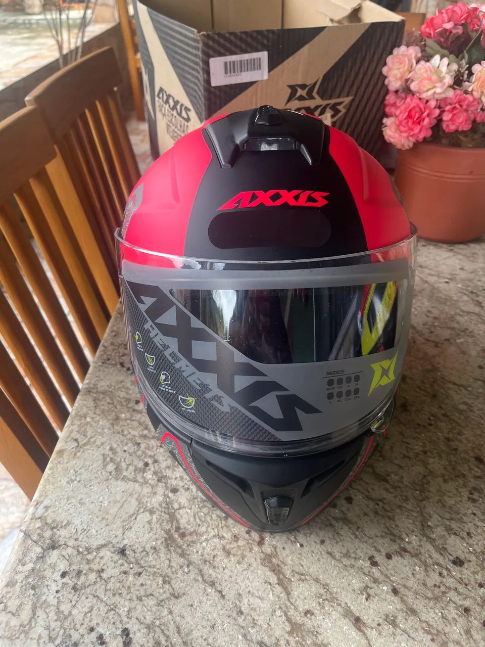 Capacete novo nunca usado na caixa - Foto 2