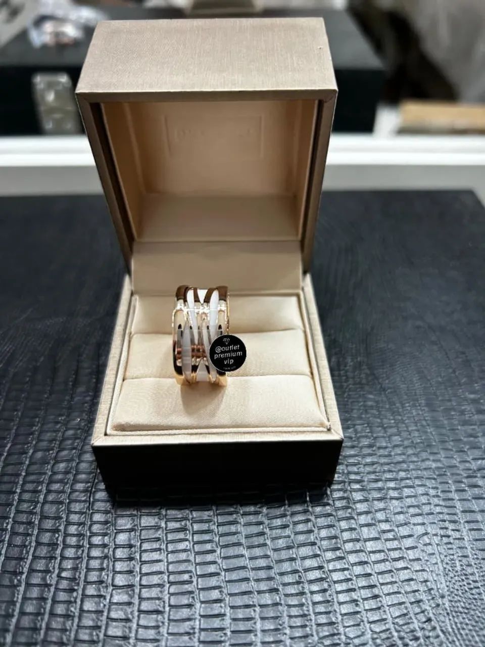 Anel Aliança bvlgari bzero Ceramica branca vazada  - Foto 4