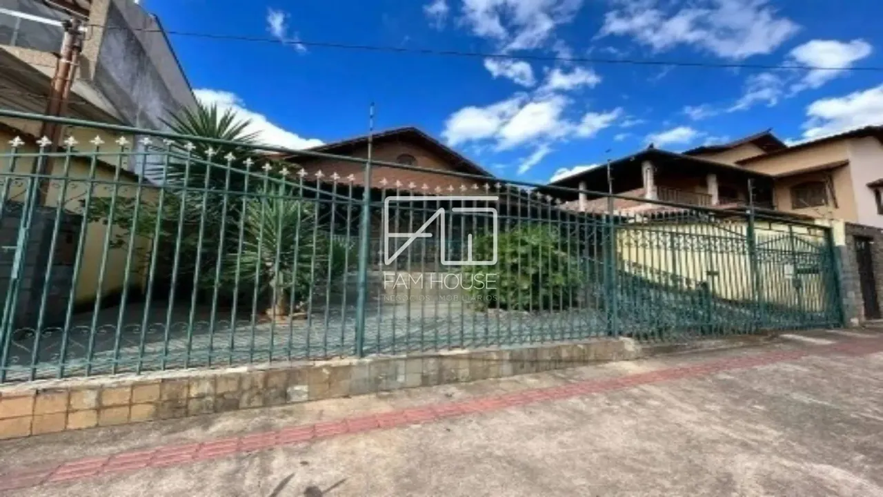 Casa à venda em Belo Horizonte - Milionários