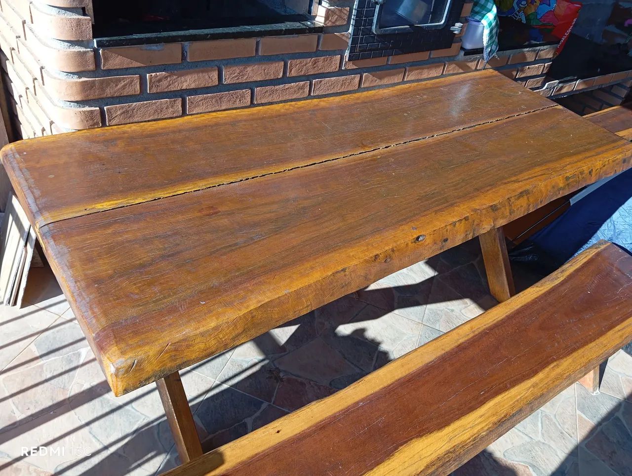 Oportunidade: Mesa de madeira rústica com bancos - Foto 2