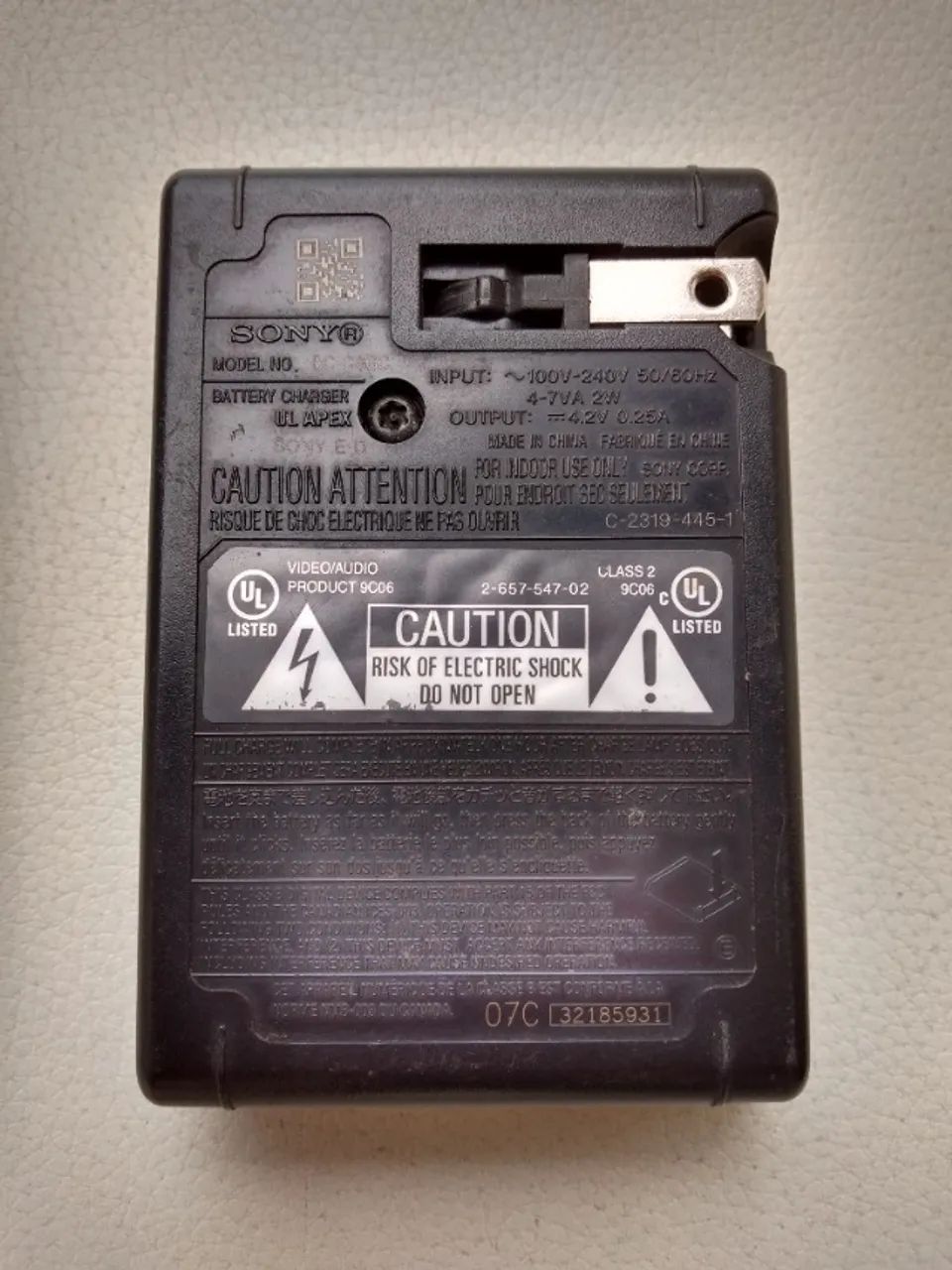 Carregador de bateria original SONY BC-CSGC para bateria NP-BG1 NP-FG1 cameras Cyber-shot - Foto 3