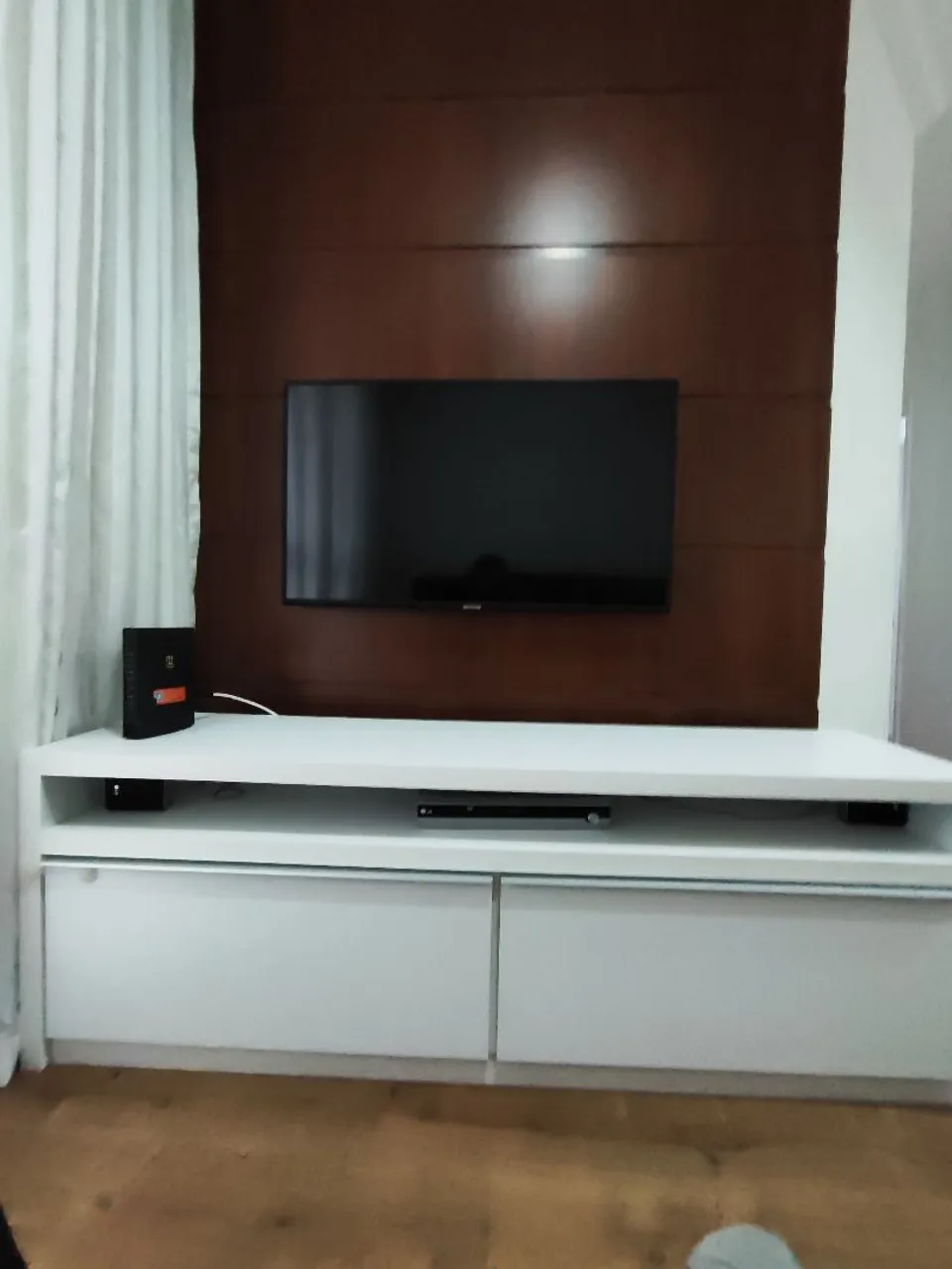 Rack Branco Moderno não acompanha painel