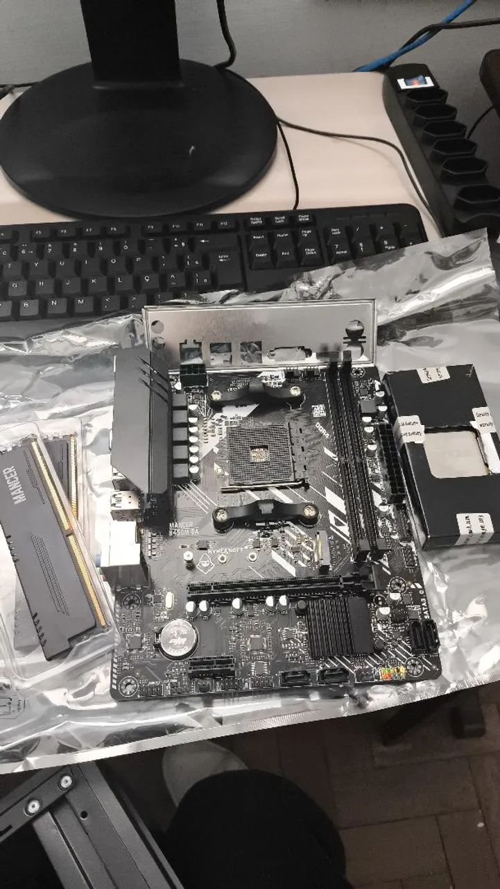 KIT UPGRADE B450M+Ryzen 5 4600G+16GB64312422851714122