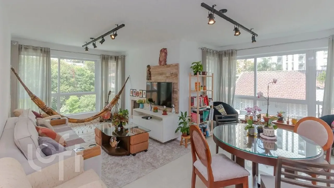 Imóvel para venda possui 80 metros quadrados com 2 quartos em Mont Serrat - Porto Alegre -