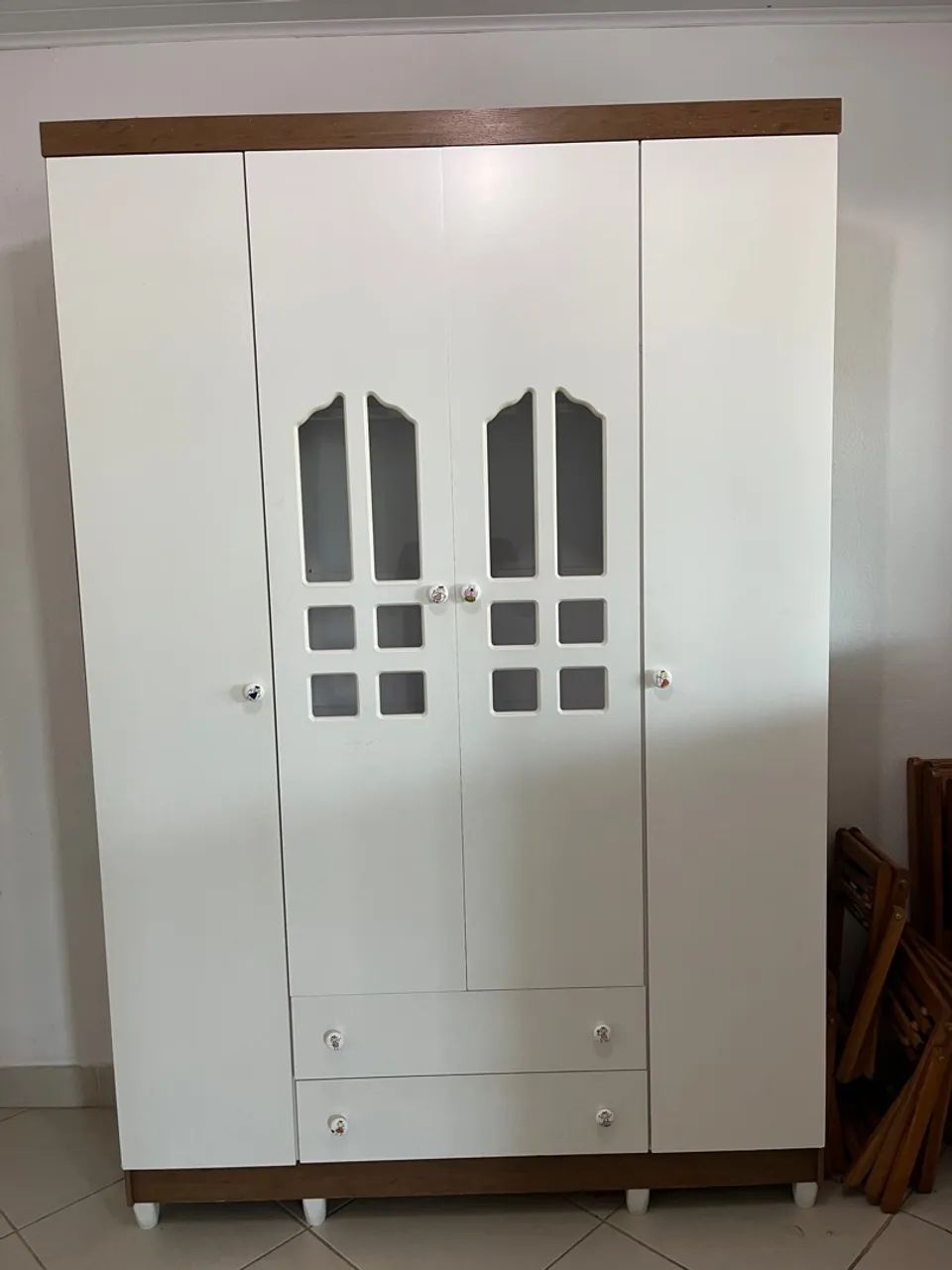 Guarda-Roupa Branco Clássico