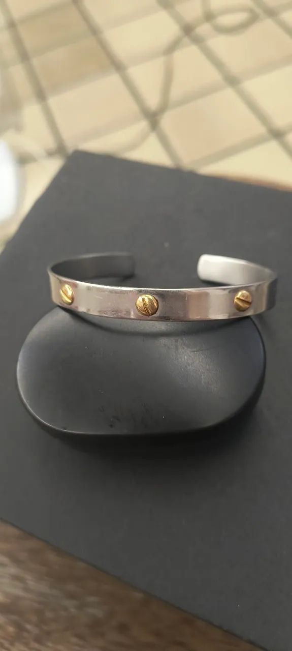 Bracelete em aço com detalhes em ouro 18k - Foto 2