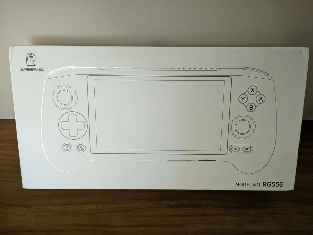 Anbernic RG 556. Na caixa + cartão de 256