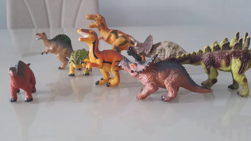 miniaturas colecionaveis de dinossauros