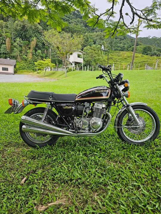Honda CB 750 Four - Clássica impecável