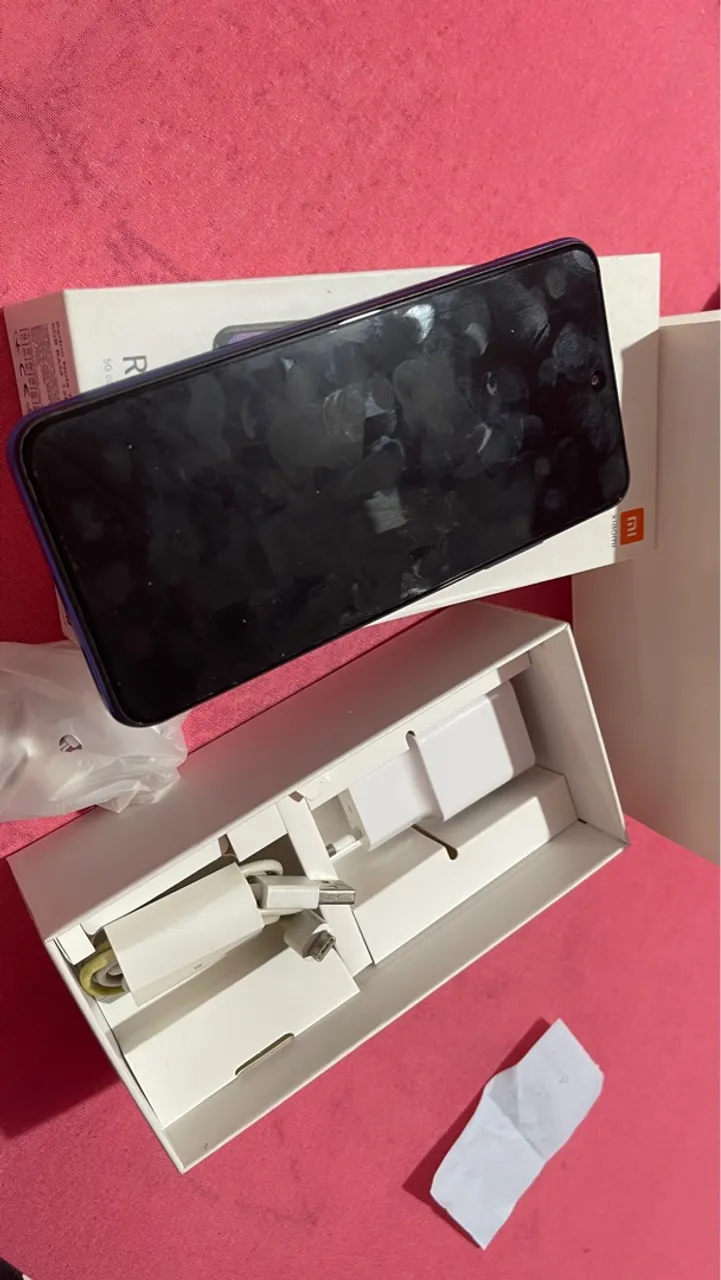 Celular semi novo