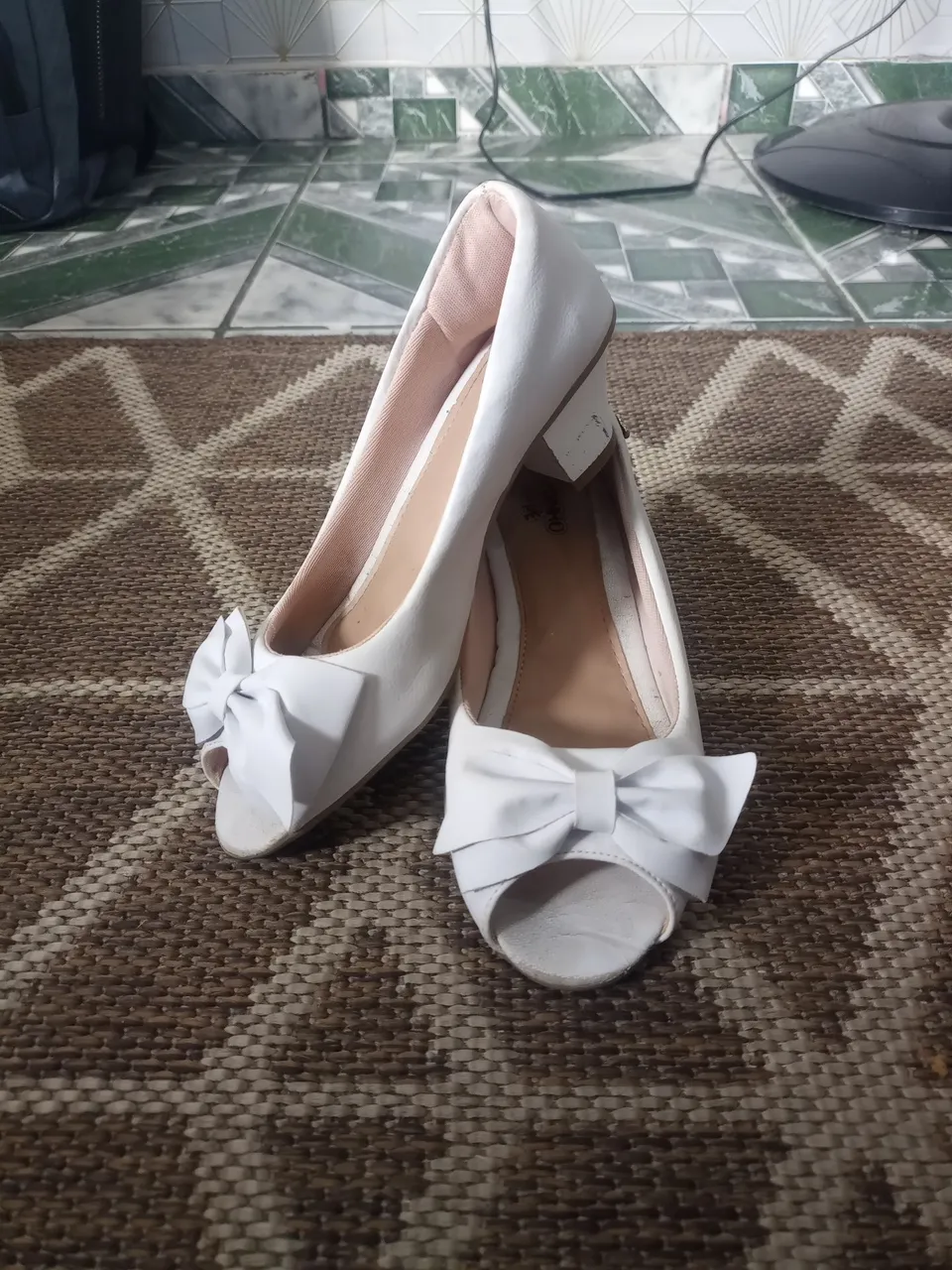 Sapato feminino branco com laço n° 34