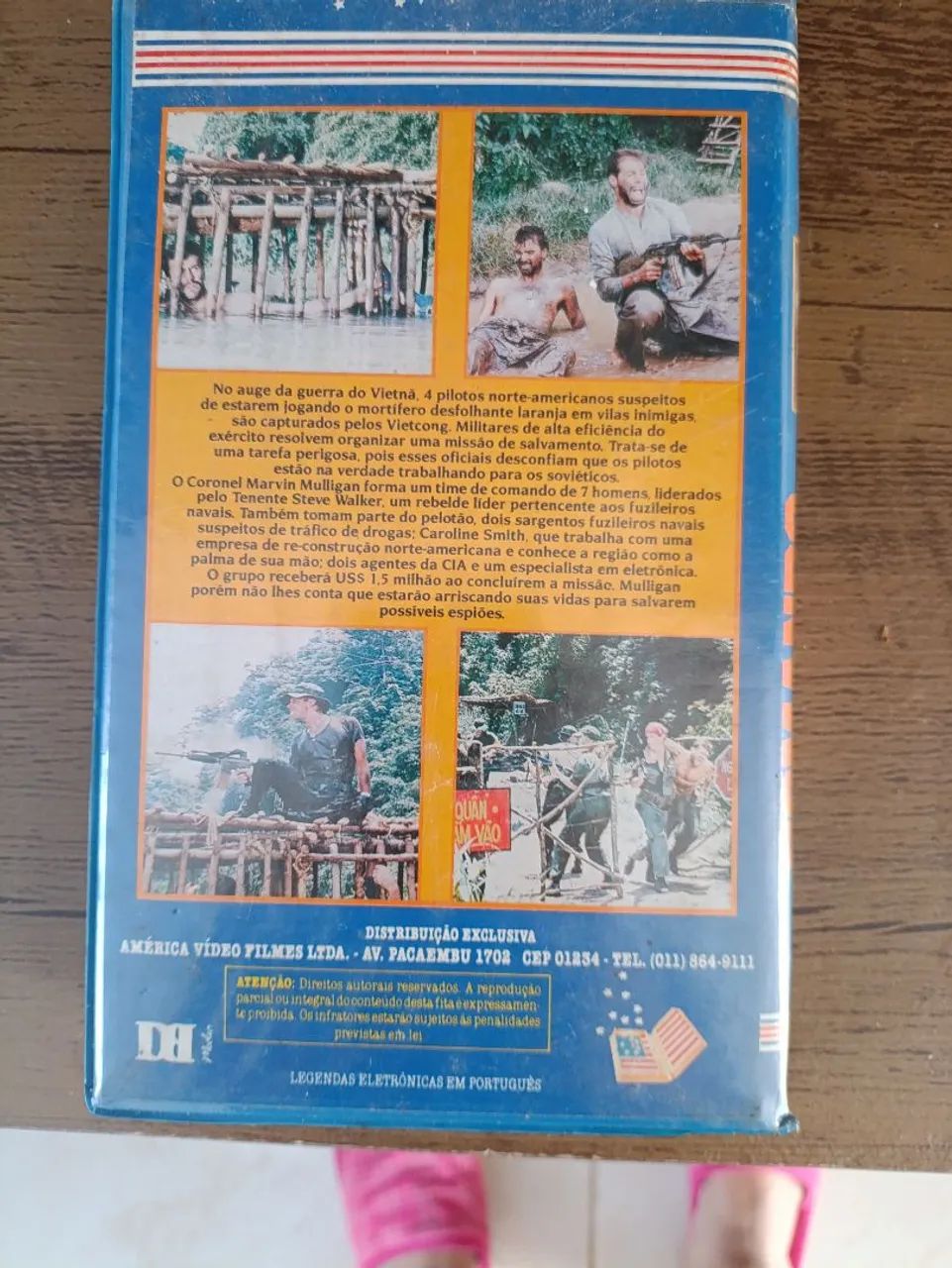 Fita VHS Comando Platoon - Foto 2