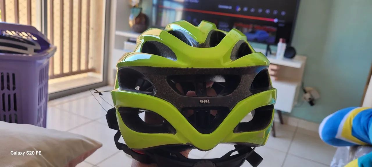 Capacete Giro para Ciclismo revel - Foto 4