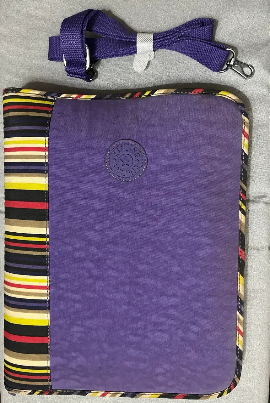 Fichário Kipling Original - Roxo com detalhes coloridos 