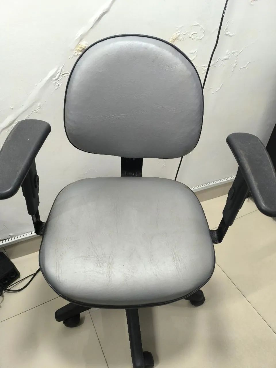 Cadeira de Escritório Cinza - Foto 2