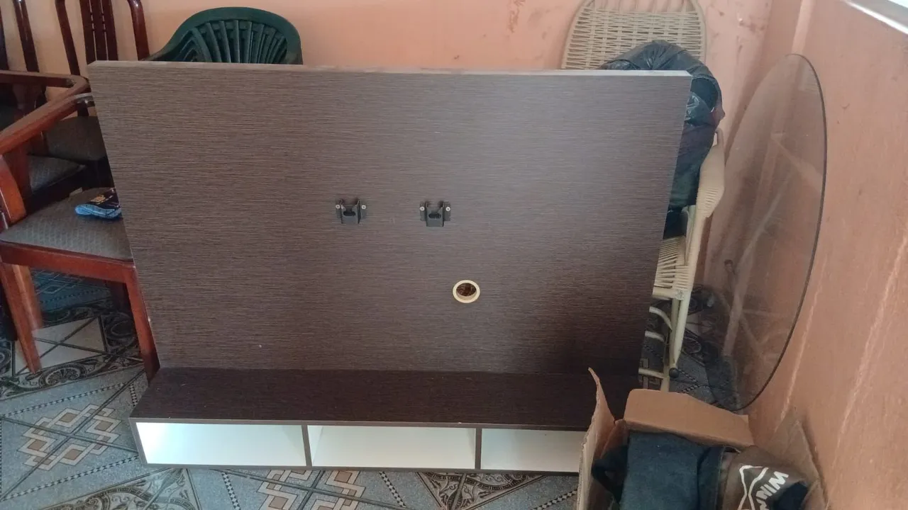 Painel de TV com nichos e suporte - Desapego