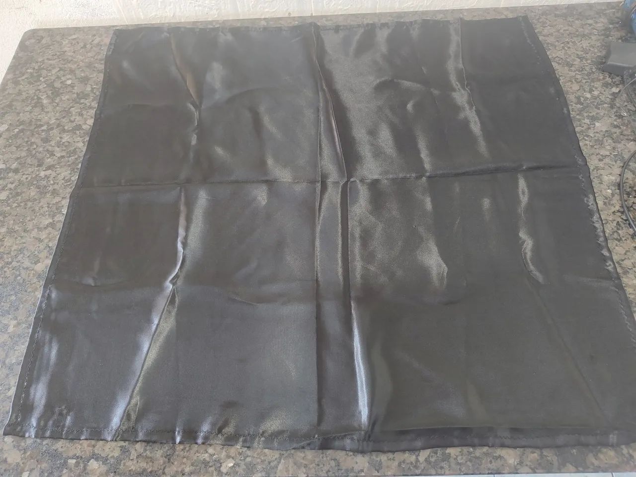 Toalha de Mesa de cetin  Preta e dourada - Foto 4