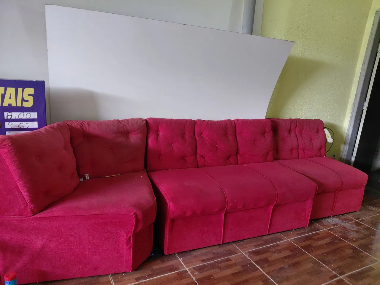 Sofá de canto vermelho