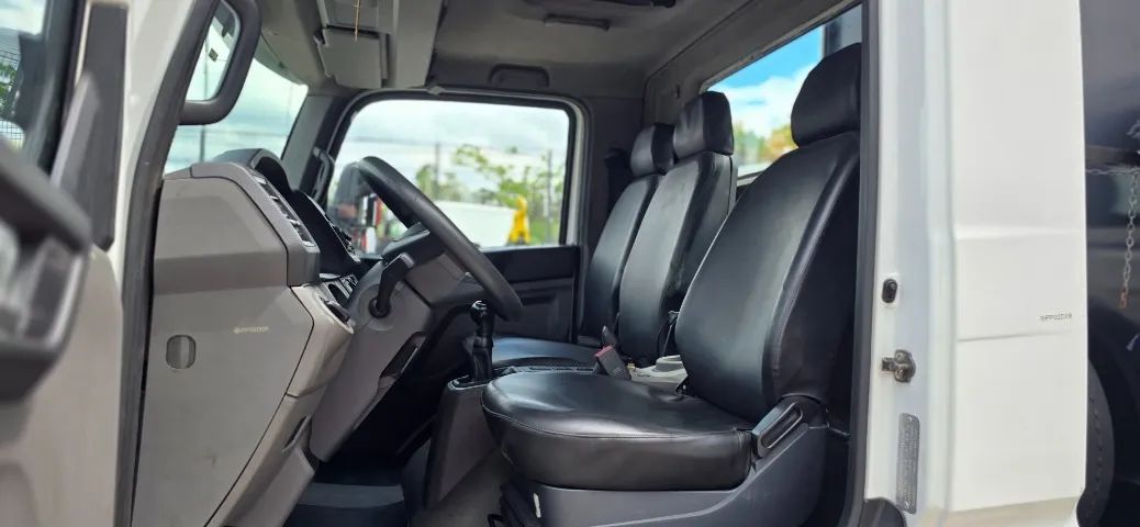 Vw 13.180 6x2 Delivery Ano 2022 Baixo Km Sider 06 Paletes - Foto 10