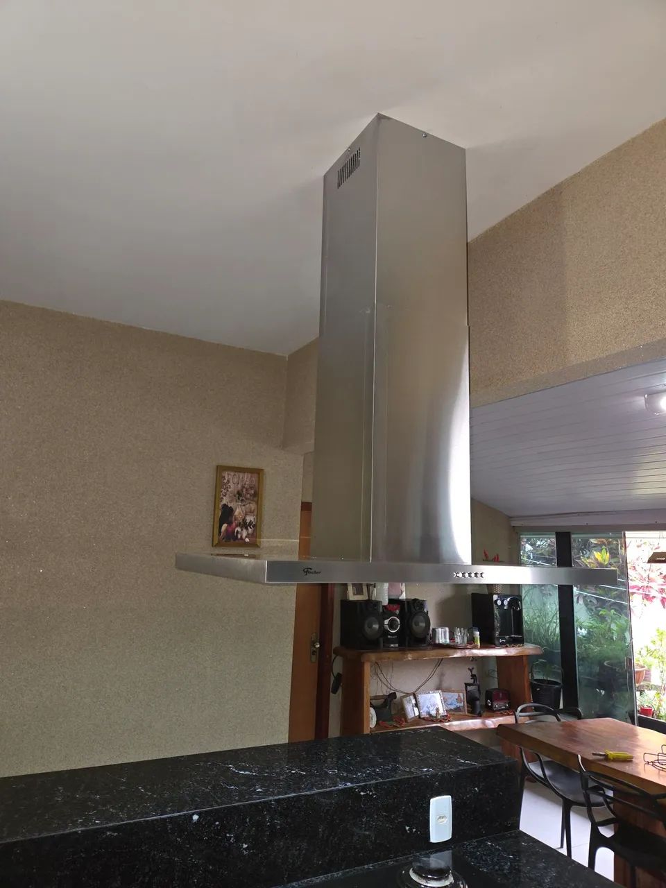 Instalação profissional  em coifas ilha ! 