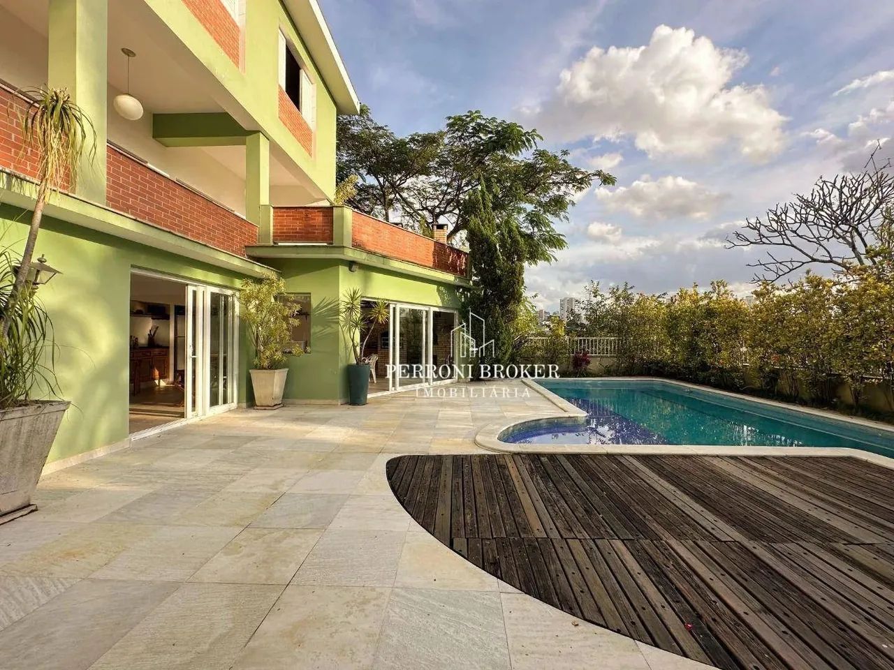 Casa com incrível vista panorâmica na City Romana.