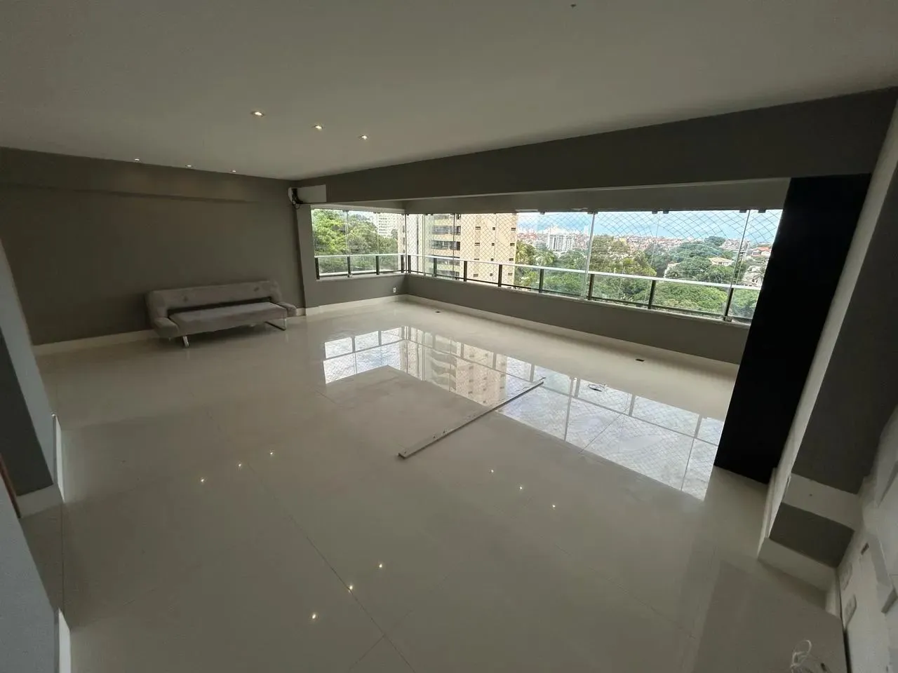 Apartamento 3 Quartos, Distribuído Em 171M² E 3 Vagas De Garagem No Horto Florestal. PKAKH
