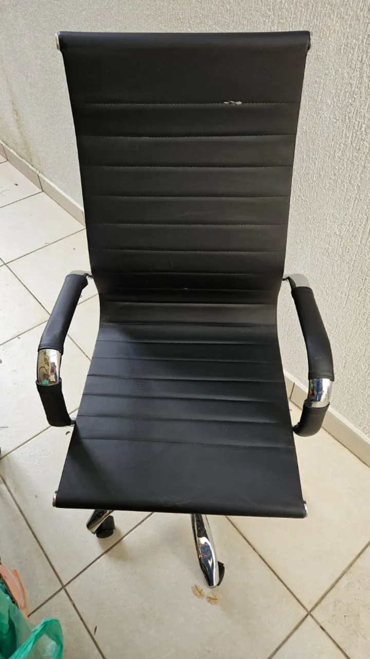 Cadeira de escritório preta