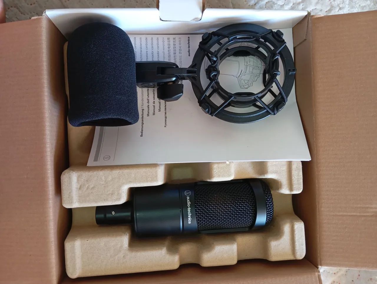 Microfone Condensador Audio-Technica AT2035 - Foto 2