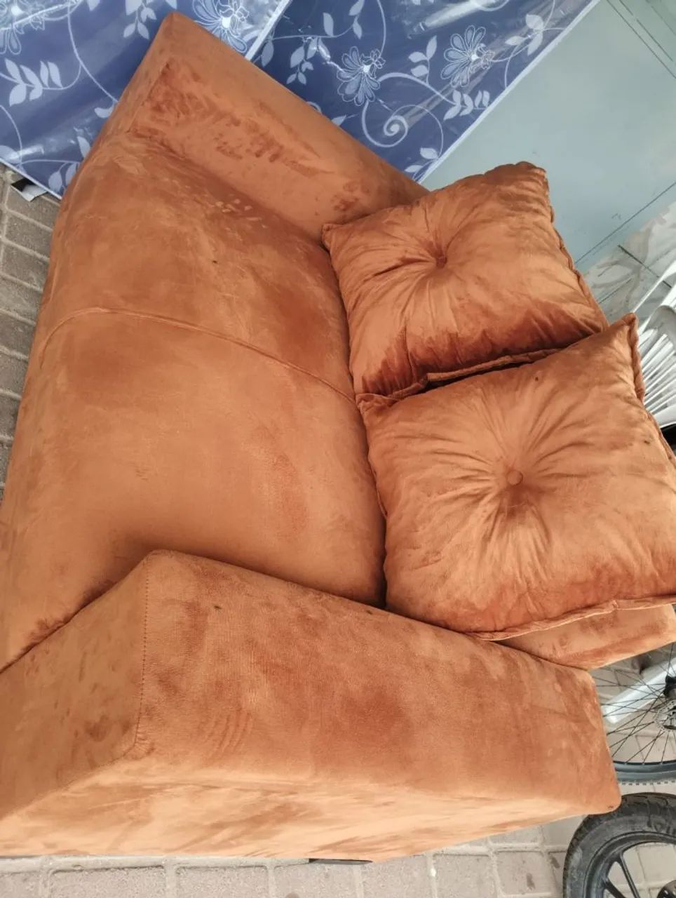Sofa almofadado 2 lugares de fábrica  - Foto 2
