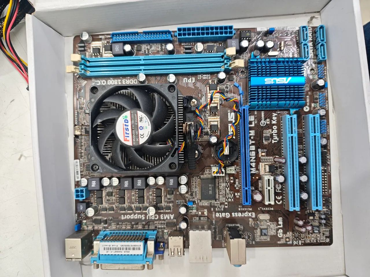 Placa Mãe AM3 com processador DDR3